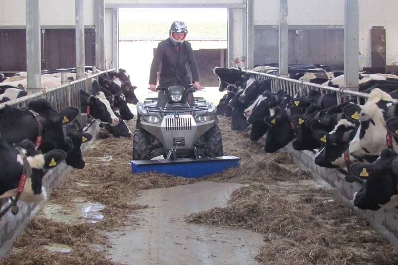 Front-mount 150 cm push broom set, Iron Baltic